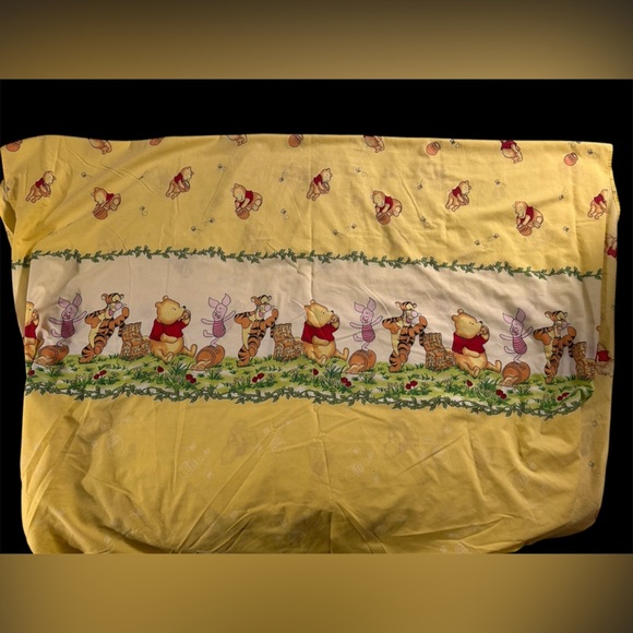 Other - Vintage rare Winnie the Pooh fitted twin sheet
